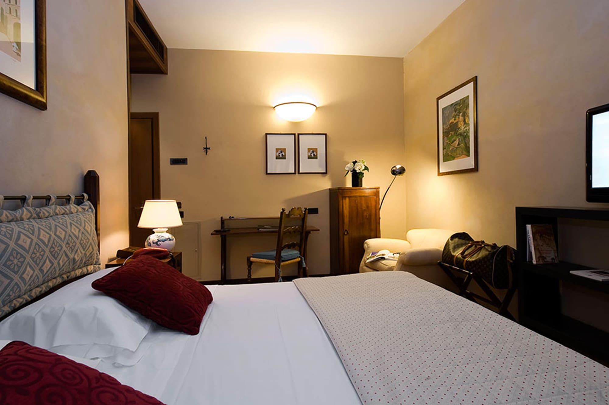 Park Hotel Ai Cappuccini Gubbio Esterno foto