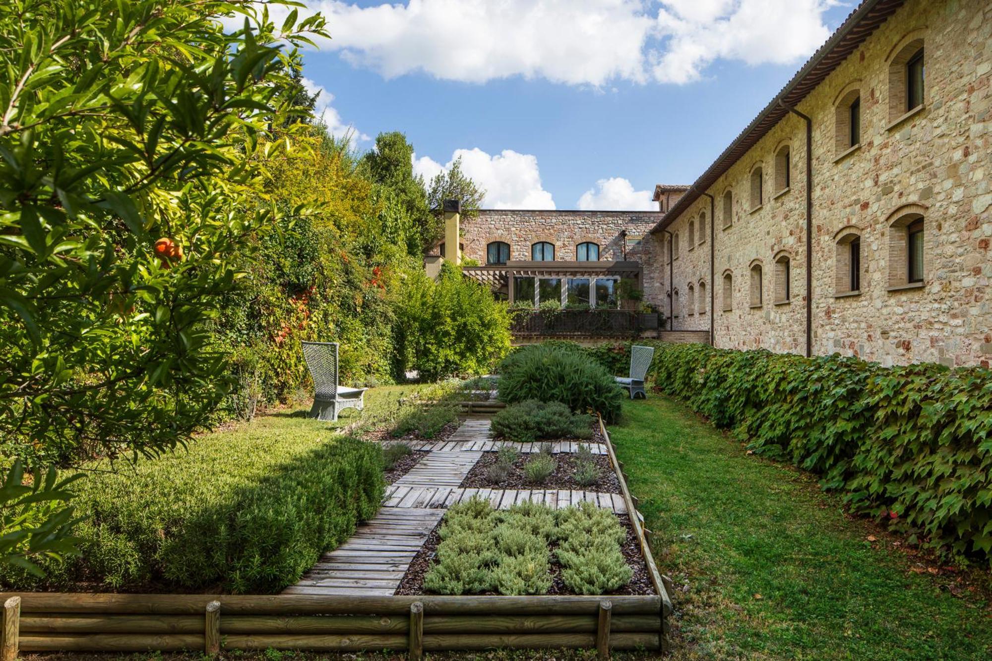 Park Hotel Ai Cappuccini Gubbio Esterno foto