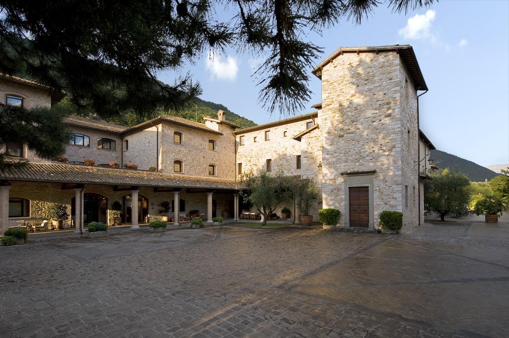 Park Hotel Ai Cappuccini Gubbio Esterno foto